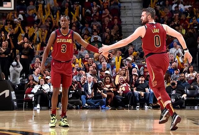 她以凌厉的 她以凌厉的